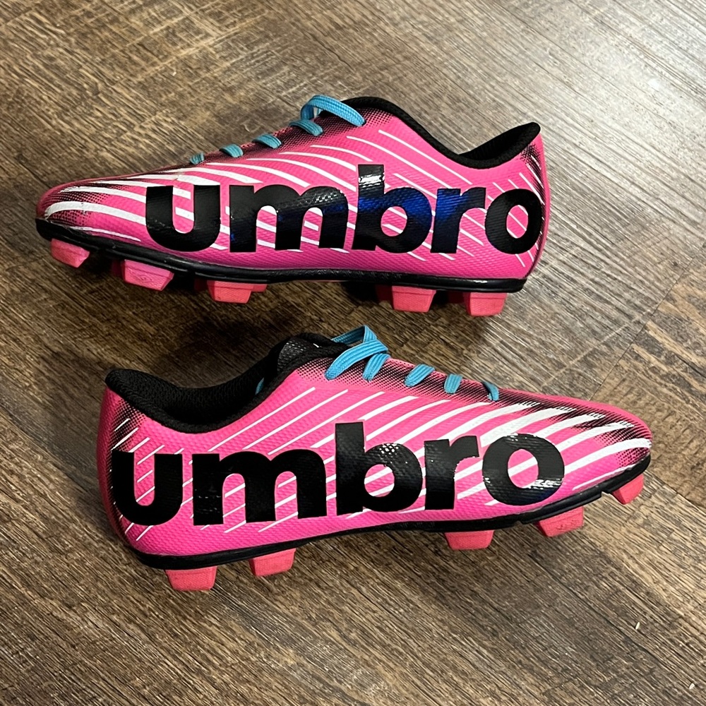 ⚽️ UMBRO ARTURO 3.0 SOCCER CLEATS ⚽️ Size 11Y